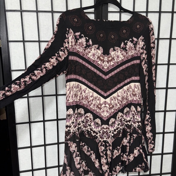 Free People M “Smooth Talker” Printed V-Back Tunic Top - Picture 6 of 8